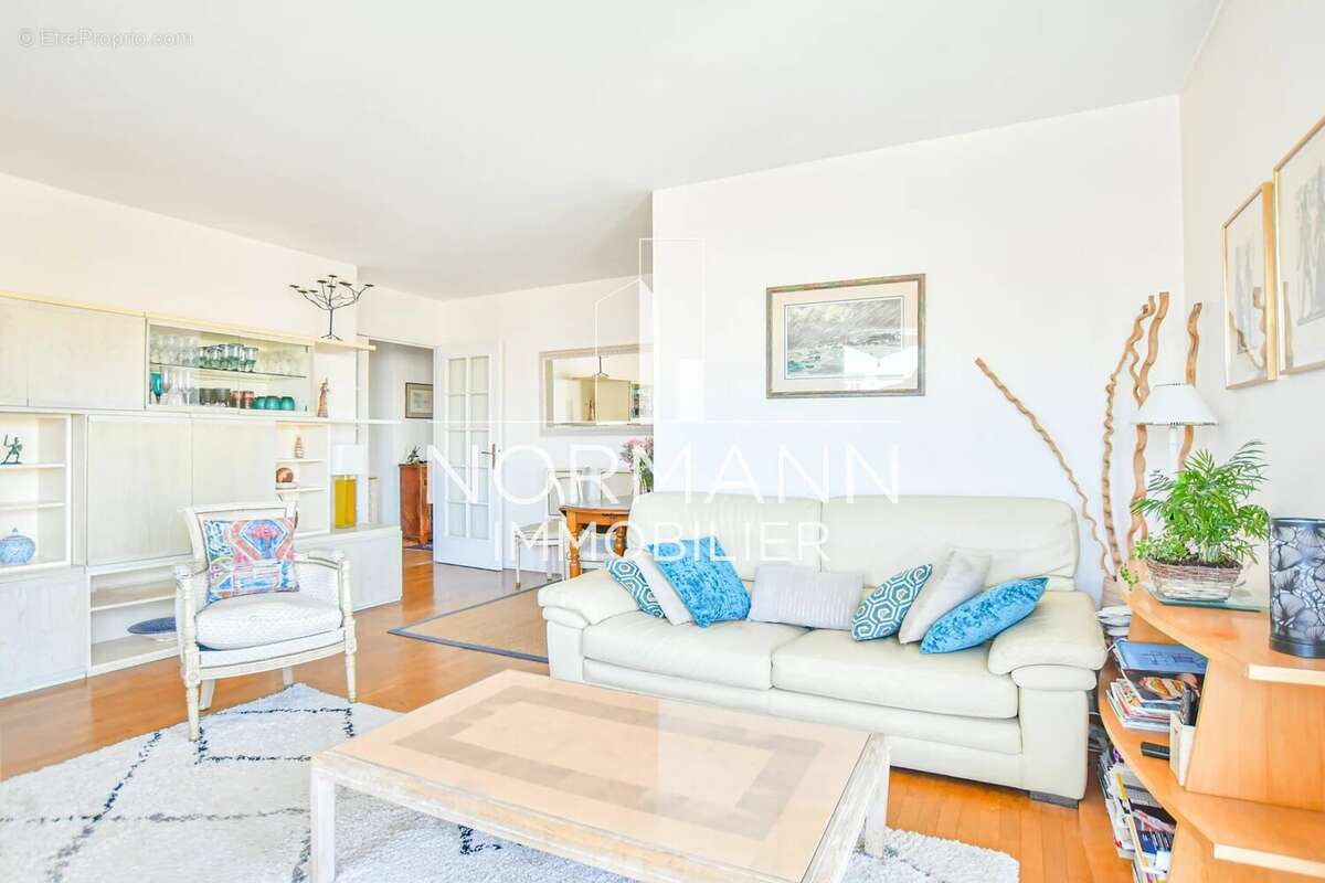 Appartement à LEVALLOIS-PERRET