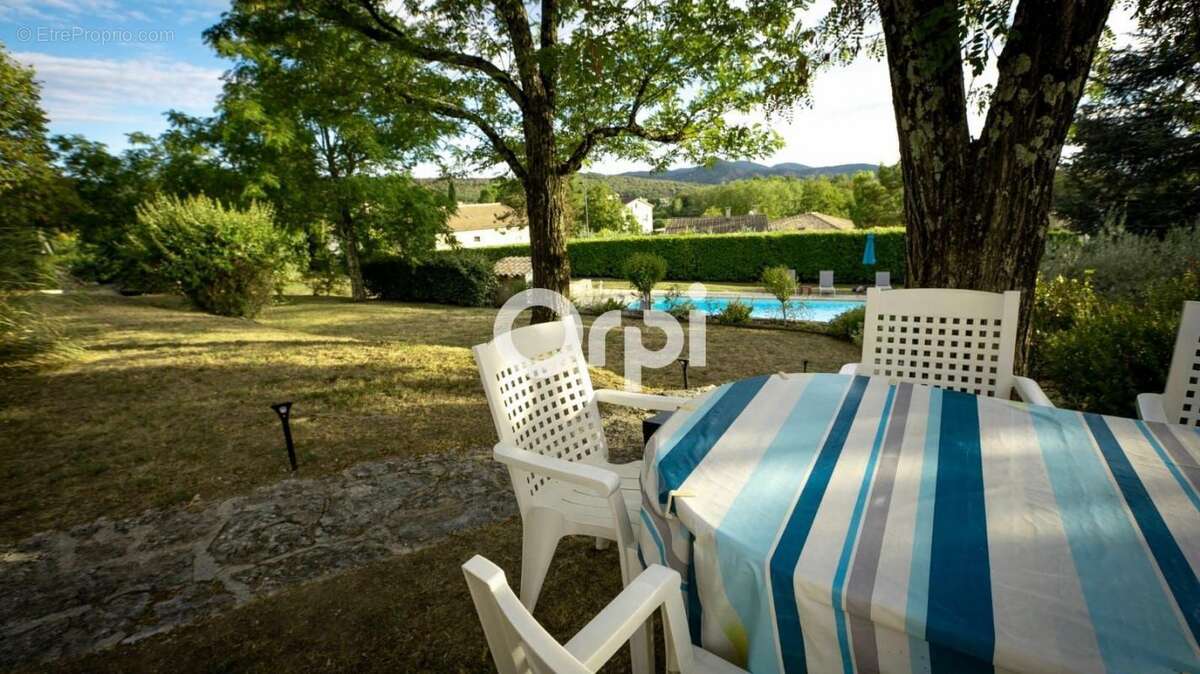 Grande villa familiale avec piscine, dépendance et potentiel locatif - photo 8
