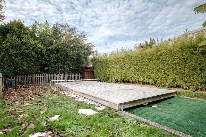 Maison à LES CLAYES-SOUS-BOIS