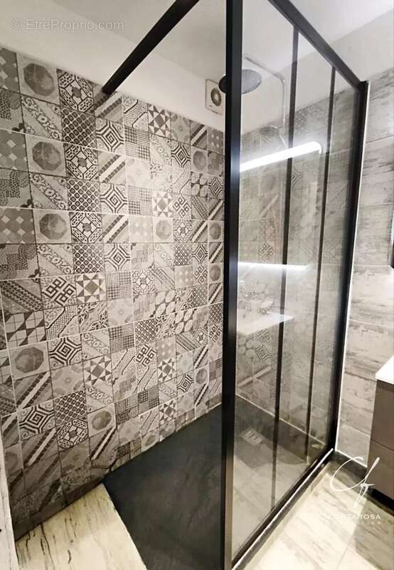 Appartement à ROQUEBRUNE-SUR-ARGENS