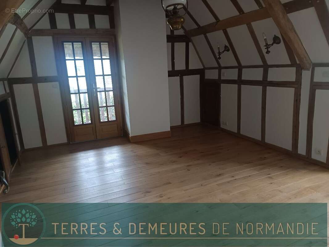 Maison à PONT-L'EVEQUE