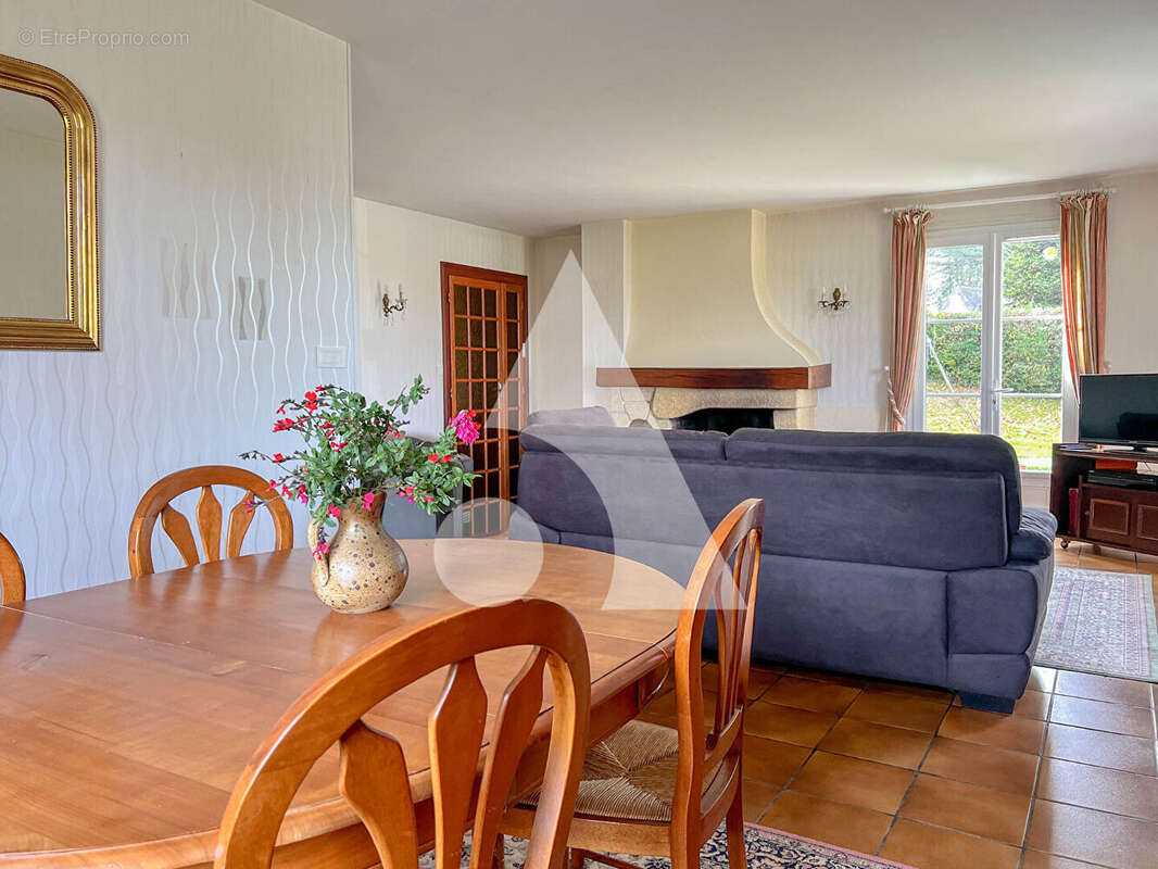 Maison à FONTCOUVERTE