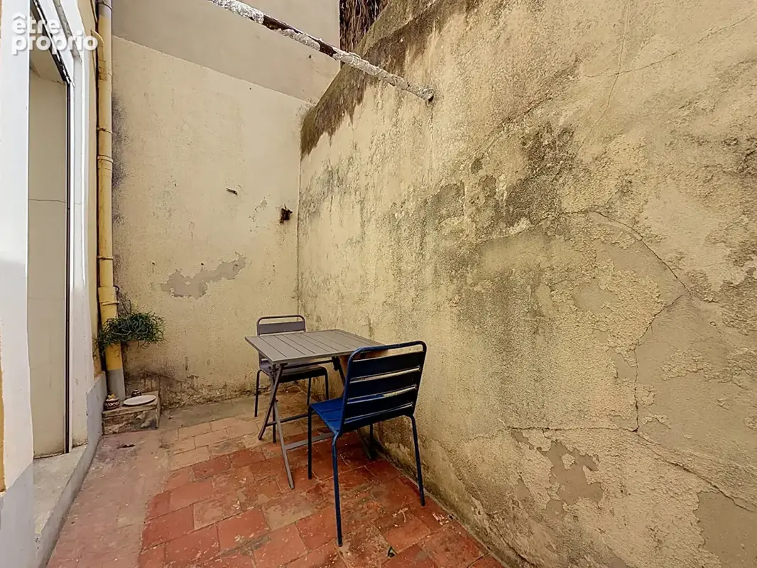 Appartement Marseille T3/4 avec cour CINQ AVENUES - photo 6