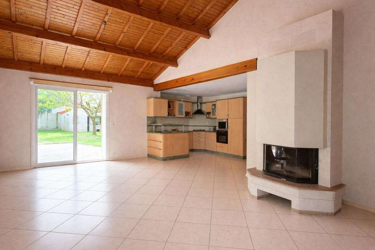 Maison 158 m² à Cholet  - photo 2