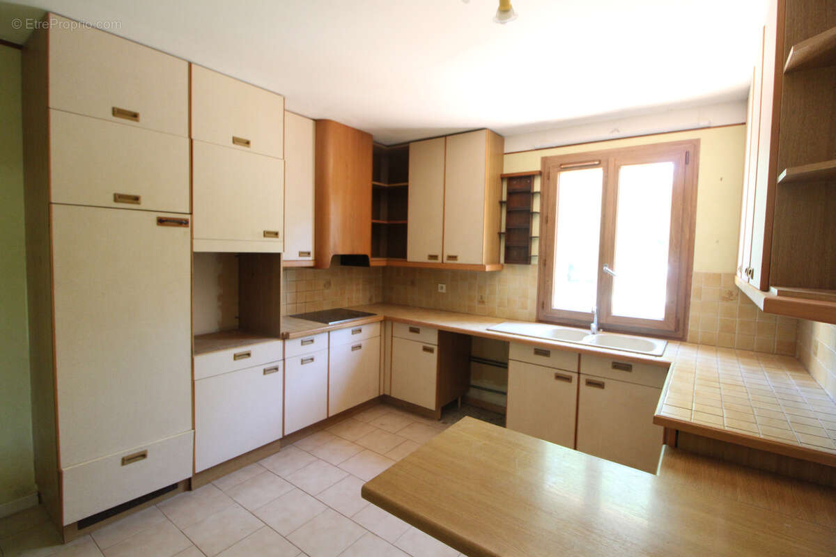 Maison à SAINT-SATURNIN-LES-APT