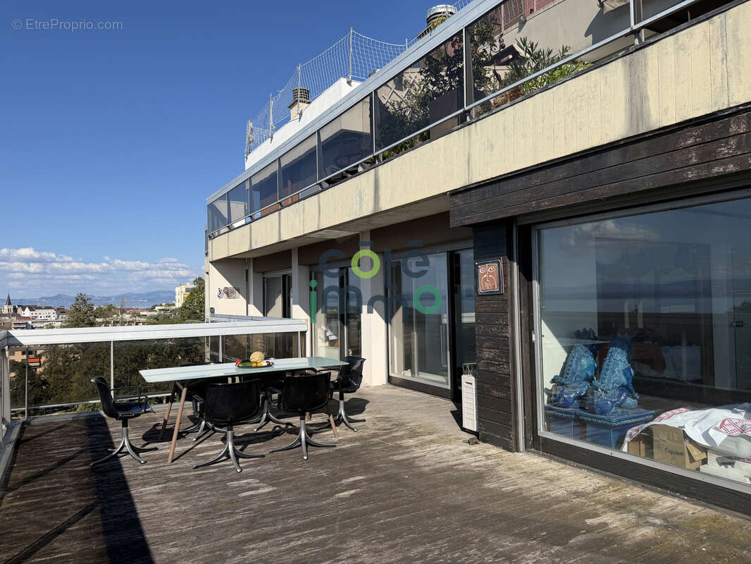 Exclusivite thonon t4 avec terrasse, vue lac et 2 garages - photo 10