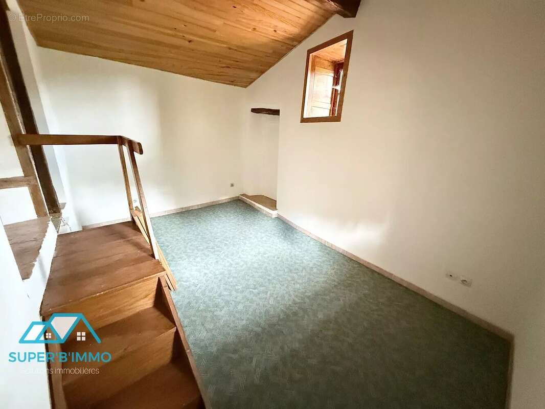 Maison à VILLENEUVE-D&#039;ALLIER