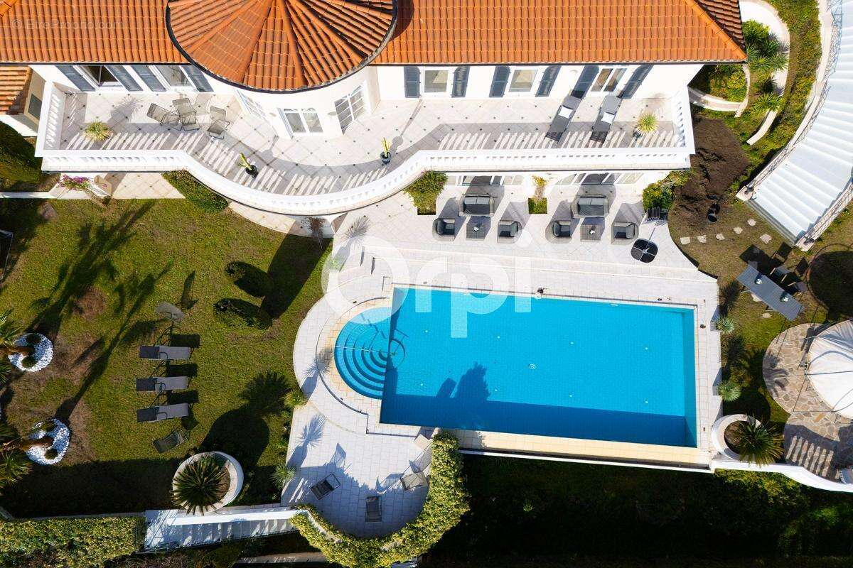 Maison à MANDELIEU-LA-NAPOULE