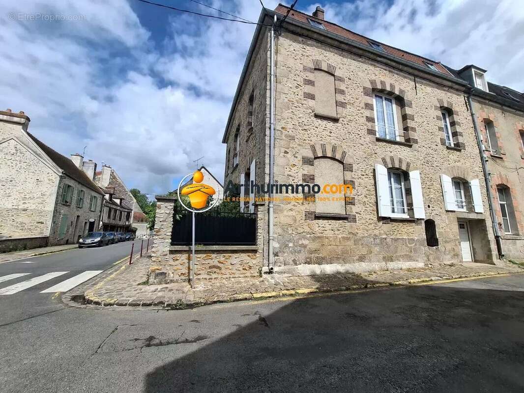 Maison à ROZAY-EN-BRIE