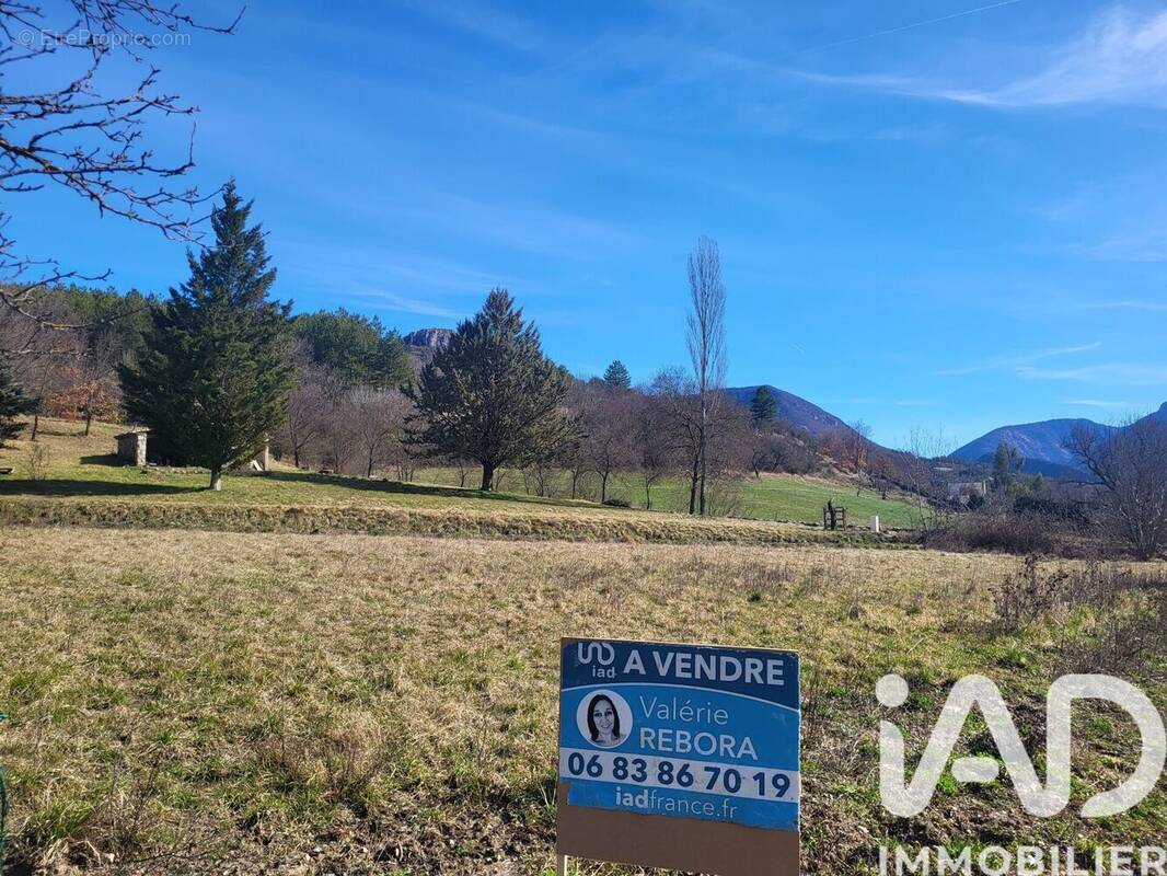 Photo 1 - Terrain à LA MOTTE-CHALANCON