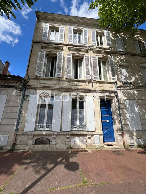 Appartement à SAINTES