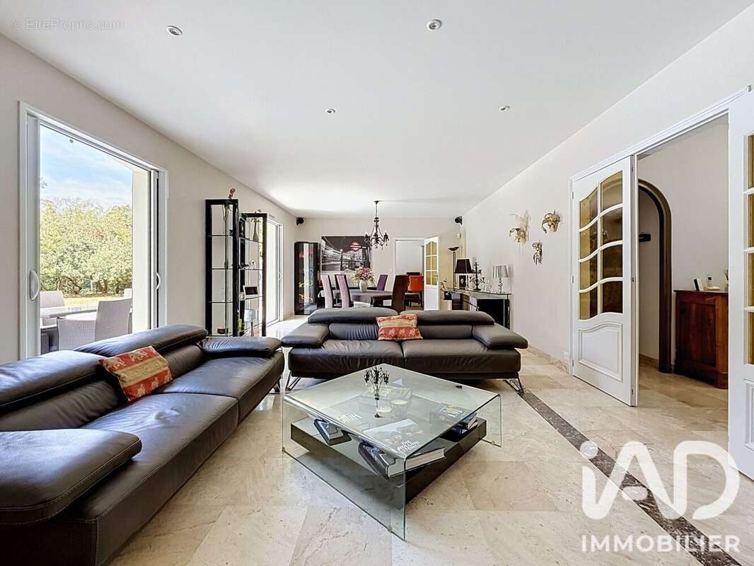 Maison 258 m² à Vertou  - photo 2