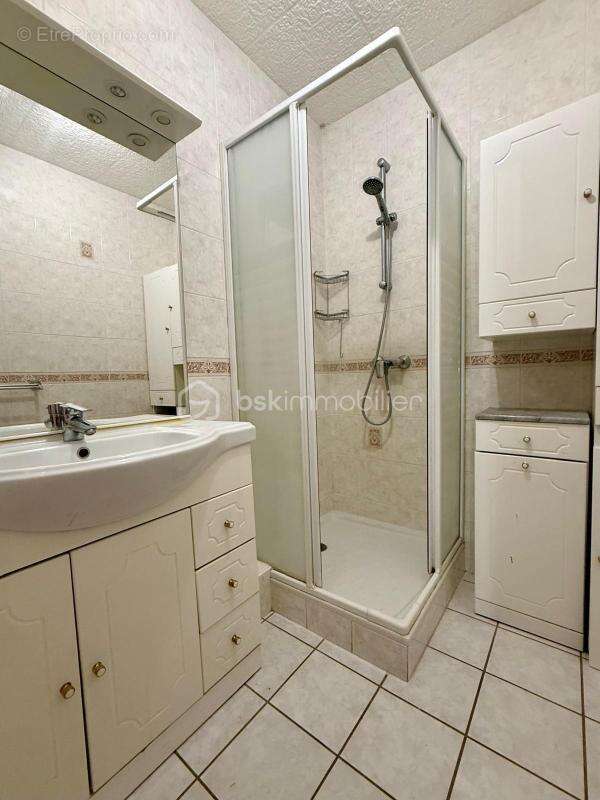 Nouveau prix pour cet appartement, Séjour lumineux, trois chambres, 6ème étage dans résidence privée, sécurisée - photo 14