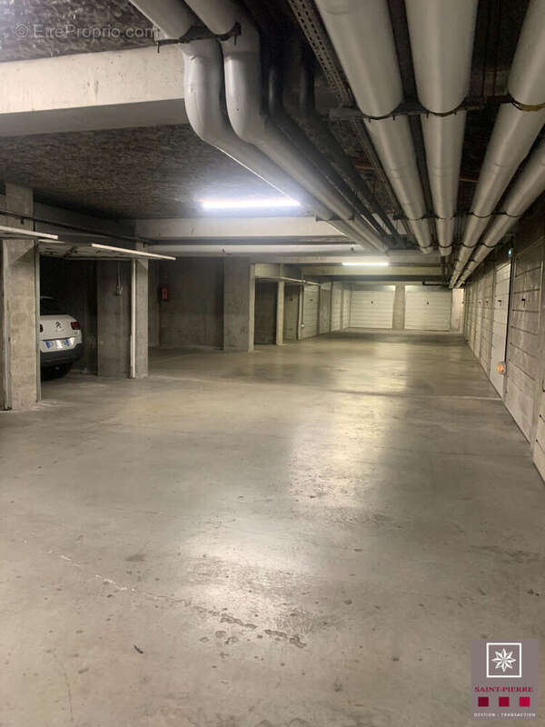 Parking à LYON-7E