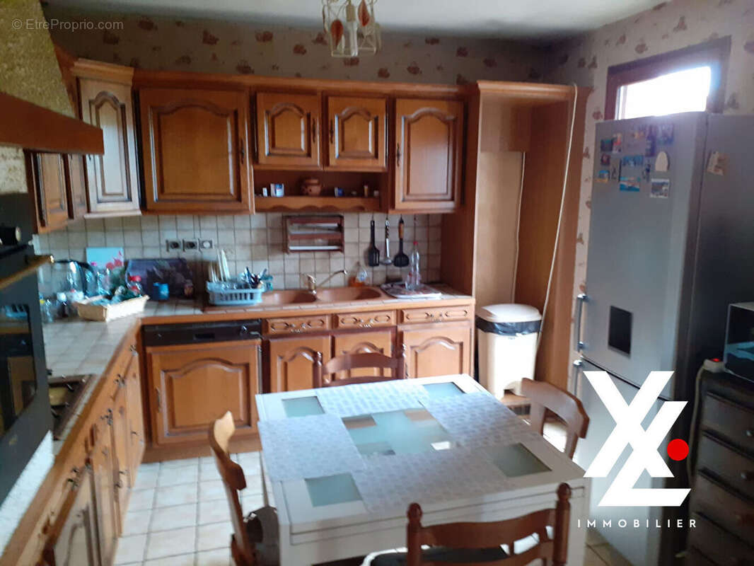 Maison à VELAINE-EN-HAYE