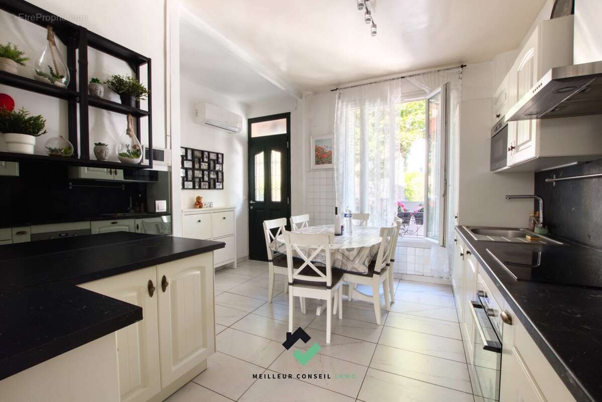 Maison à CHOISY-LE-ROI