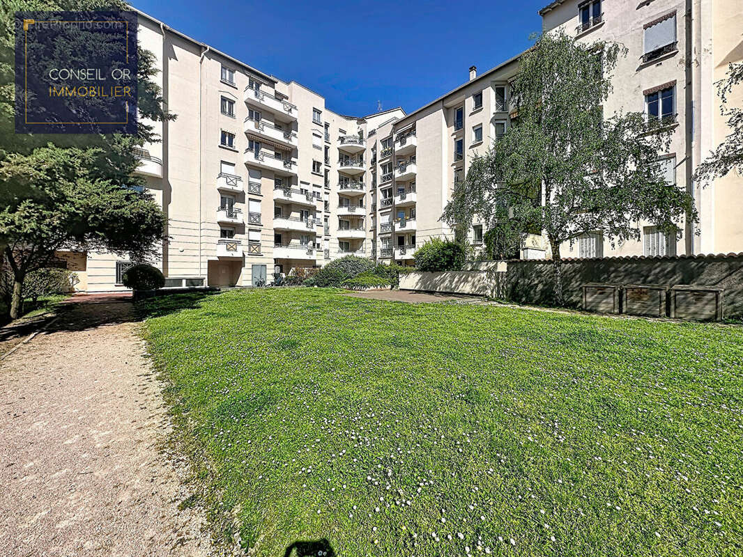 Appartement à LYON-8E