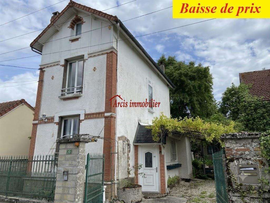 Maison à SAINT-QUENTIN-LE-VERGER