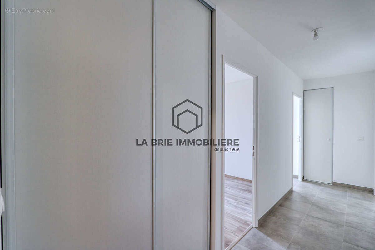 Appartement à EMERAINVILLE