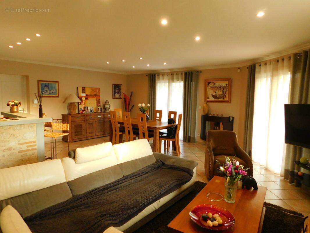 Maison à GAGEAC-ET-ROUILLAC