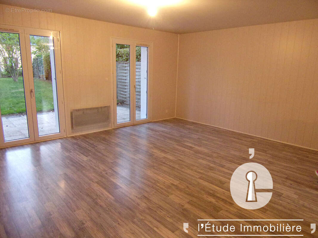 Maison à MESLAY-DU-MAINE