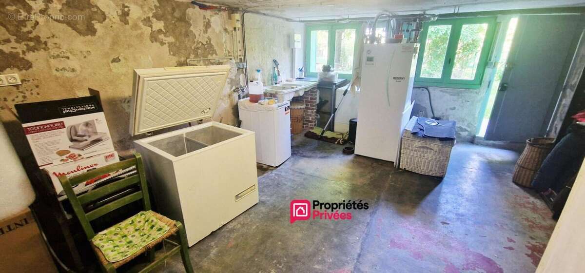 Très belle maison rénovée de 133 m² - 5 pièces - terrasses - dépendances - grange  et jardin arboré - photo 18