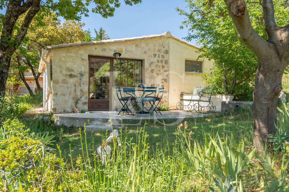 Maison à LE BARROUX