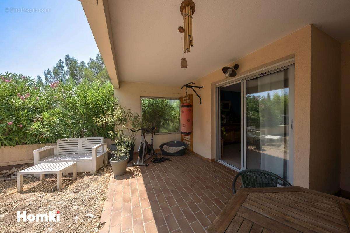 Appartement T3 de 61 m² à Saint-Raphaël 83700 - photo 2