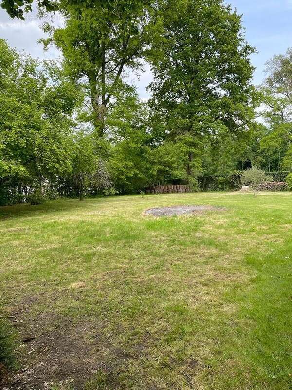 Terrain à SAINT-OUEN-EN-BRIE