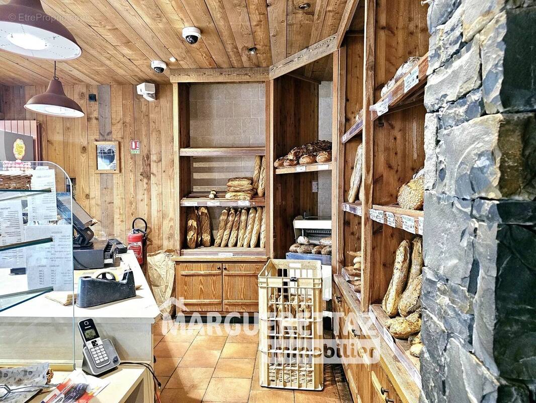 Commerce à MARIGNIER