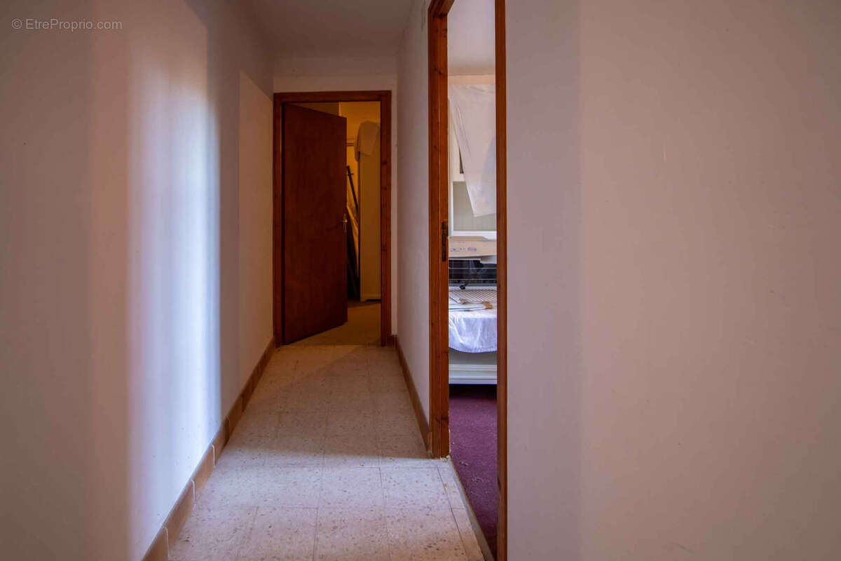 Maison à SAINT-JULIEN-DE-LAMPON