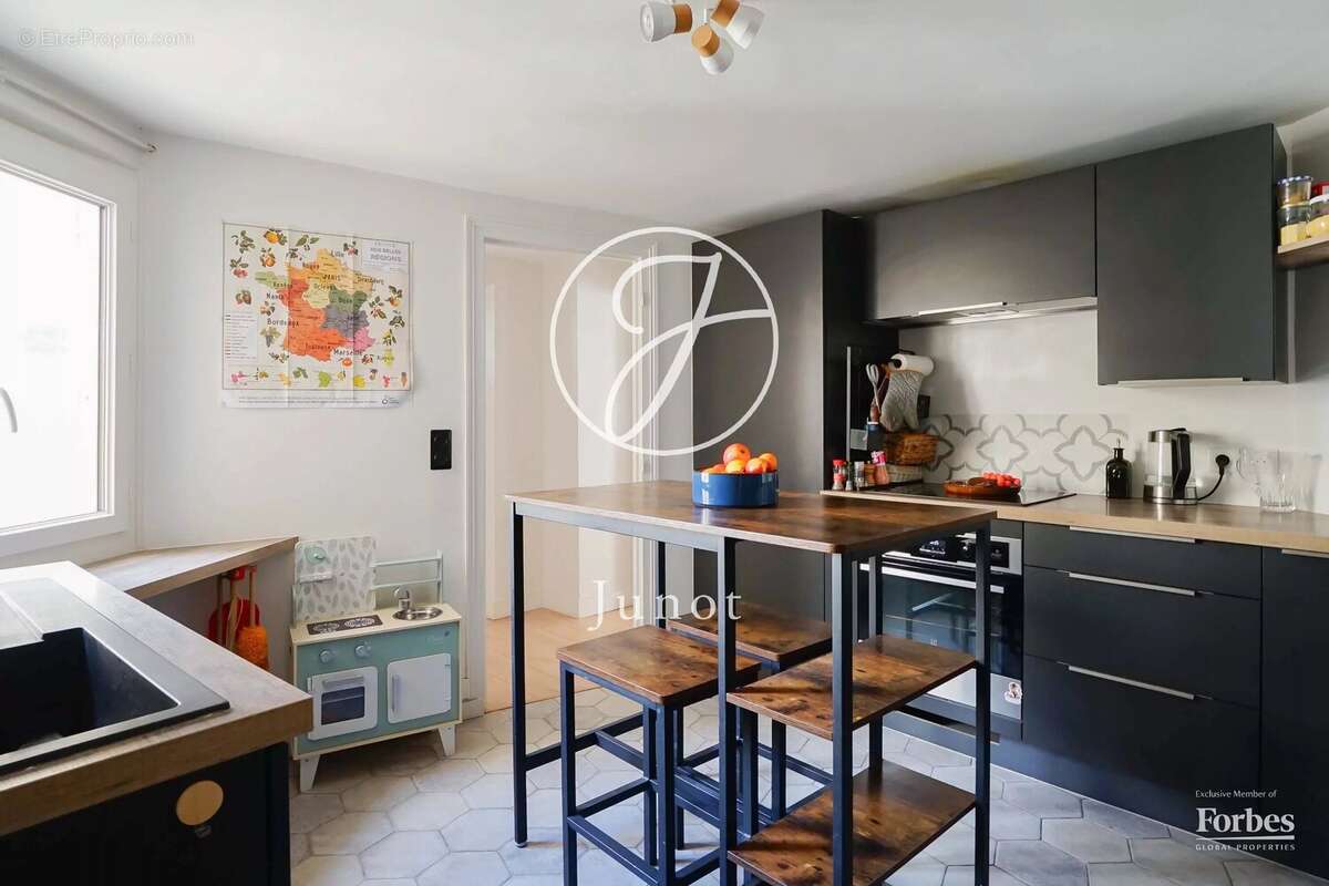 Appartement à PARIS-7E