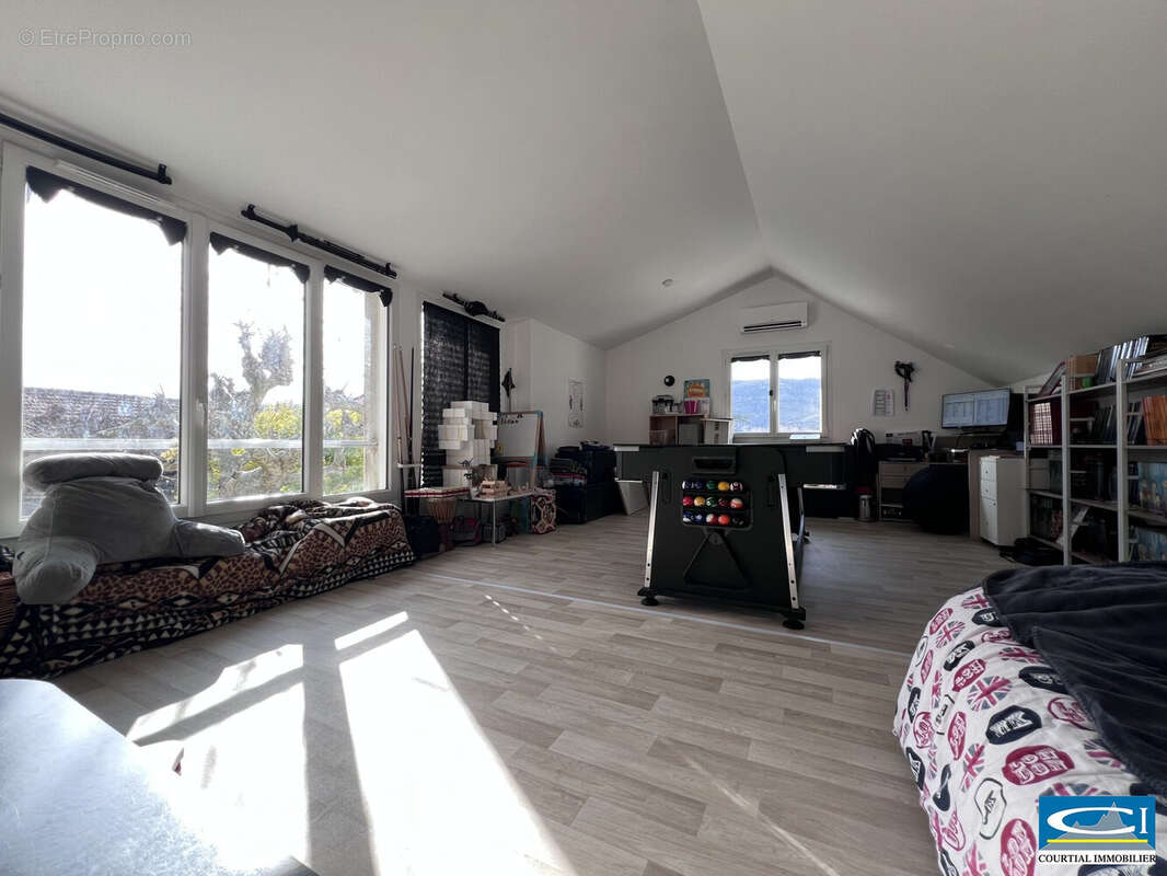 Maison à SERVES-SUR-RHONE