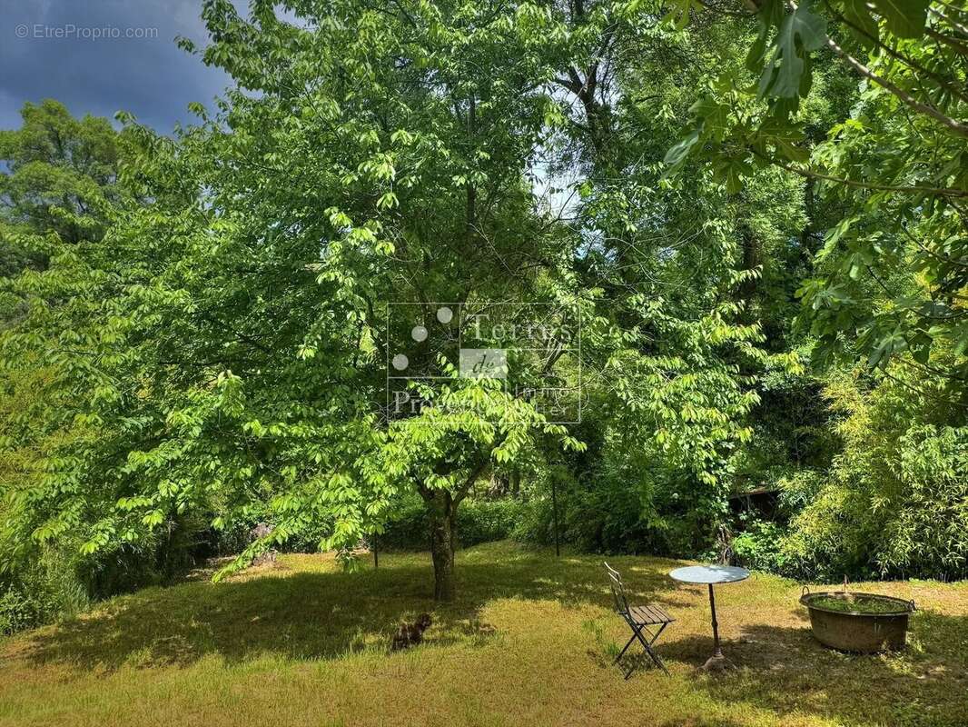 Maison à ENTRECASTEAUX