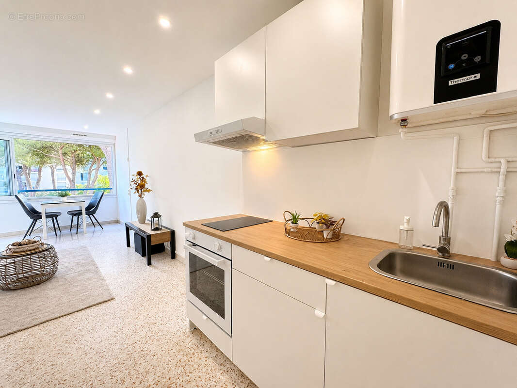 STUDIO 25.64 m2 habitable avec parking privé QUARTIER PONANT - photo 8