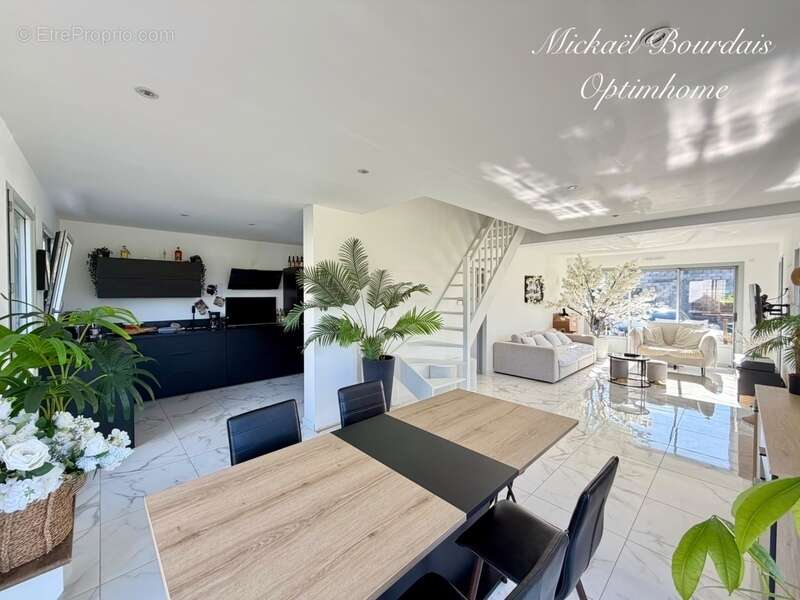 Maison à SEICHES-SUR-LE-LOIR