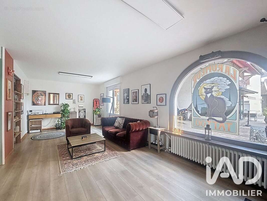 Commerce 56 m² à Bonne  - photo 2