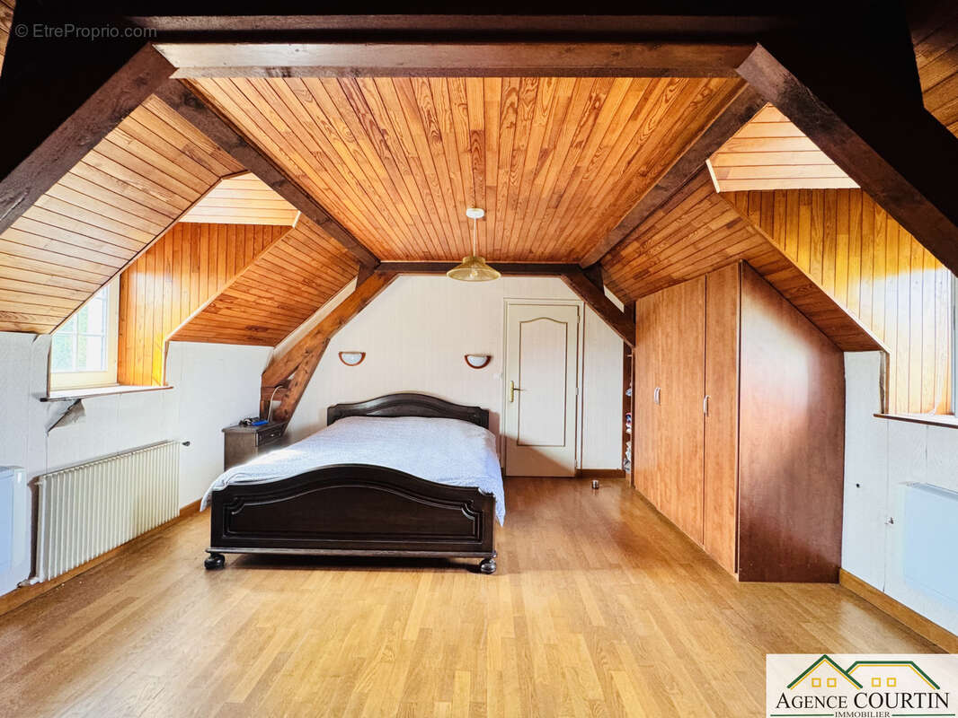 Maison à SAINT-AMBREUIL