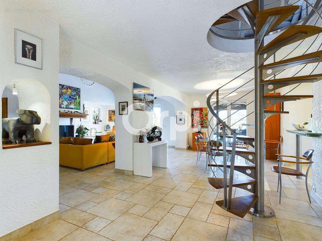 Maison à MANDELIEU-LA-NAPOULE