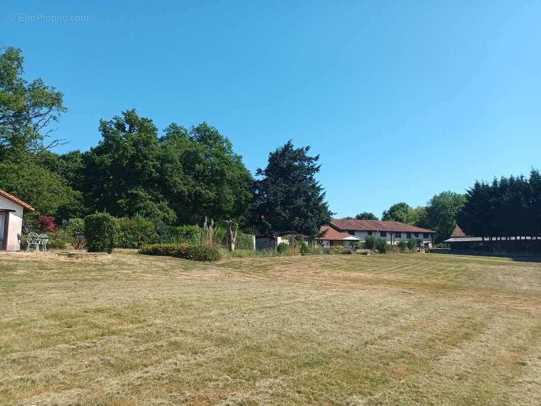 Maison à PRESSIGNAC