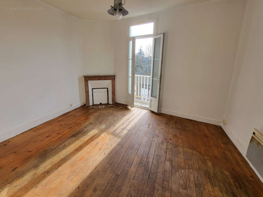 Maison à BAGNAC-SUR-CELE