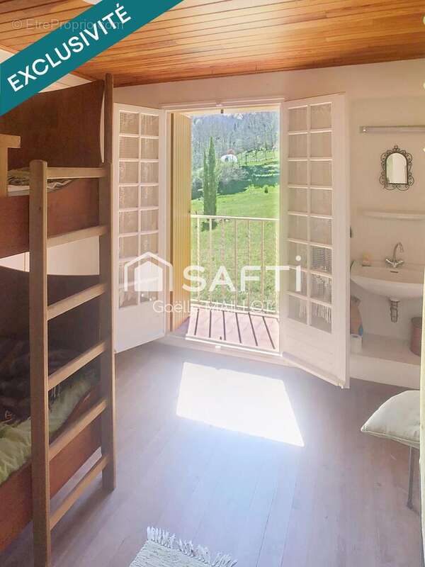 Maison 90 m² à Saint-Laurent-De-Cerdans  - photo 9