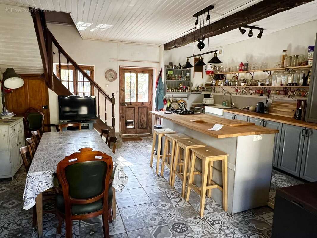 Maison à MAGNAC-LAVAL