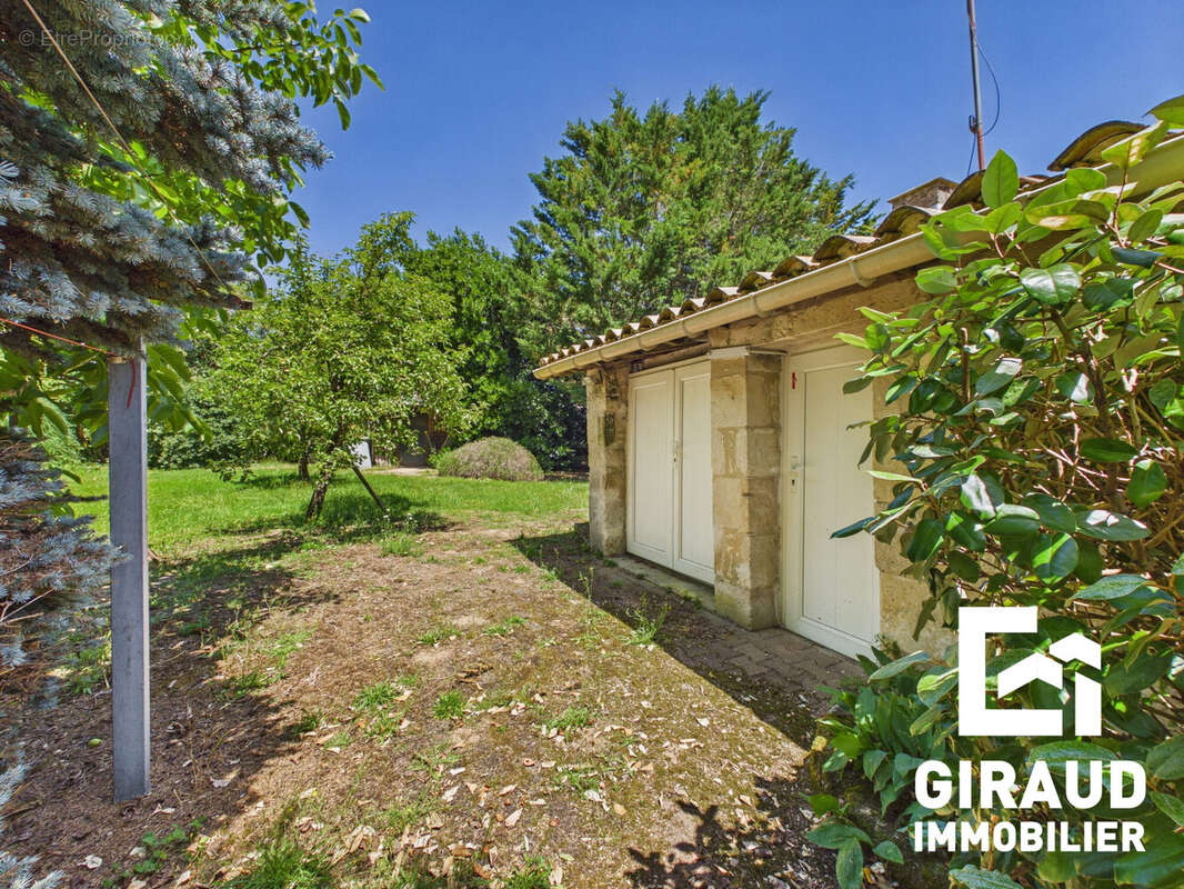 Maison 206 m² à Coulon  - photo 3