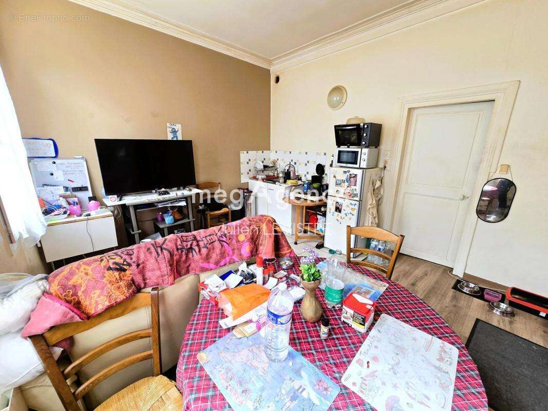 Appartement à AUNEAU