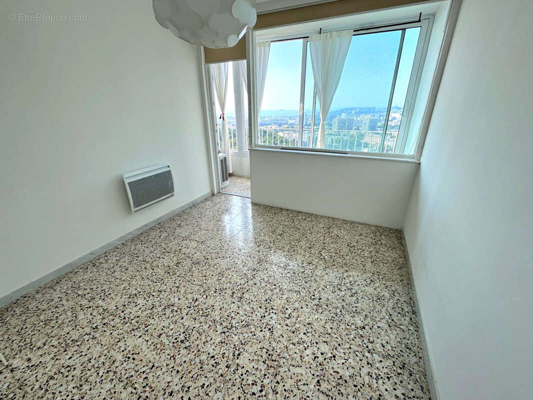 Appartement à MARSEILLE-9E