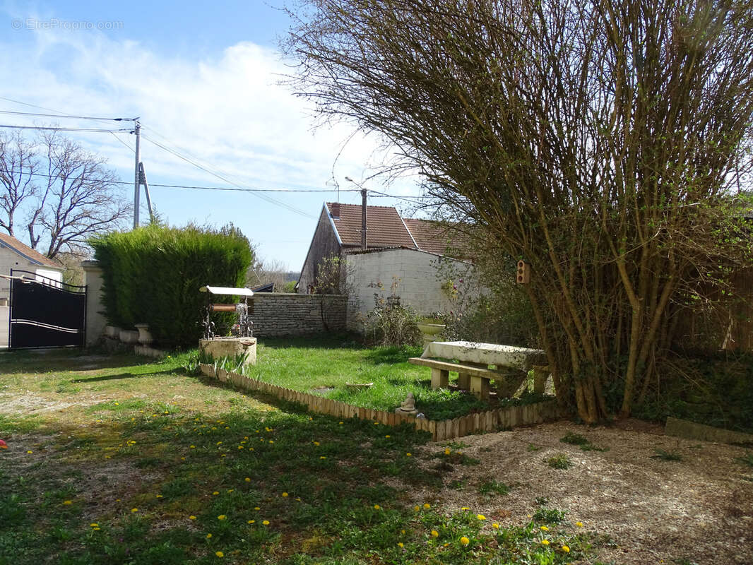 Maison à NOIRON-SUR-SEINE