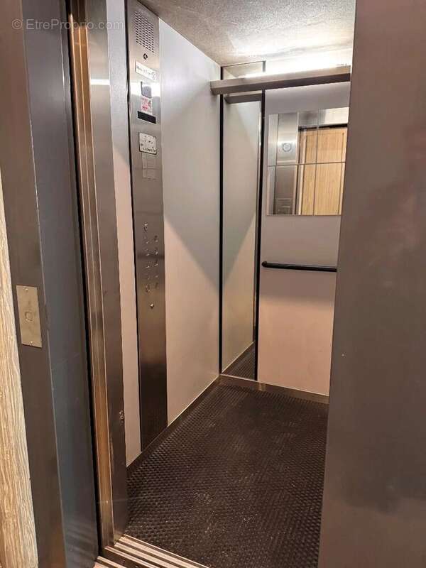 Parking à PARIS-15E