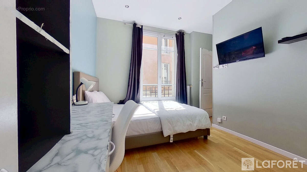Appartement à PARIS-17E