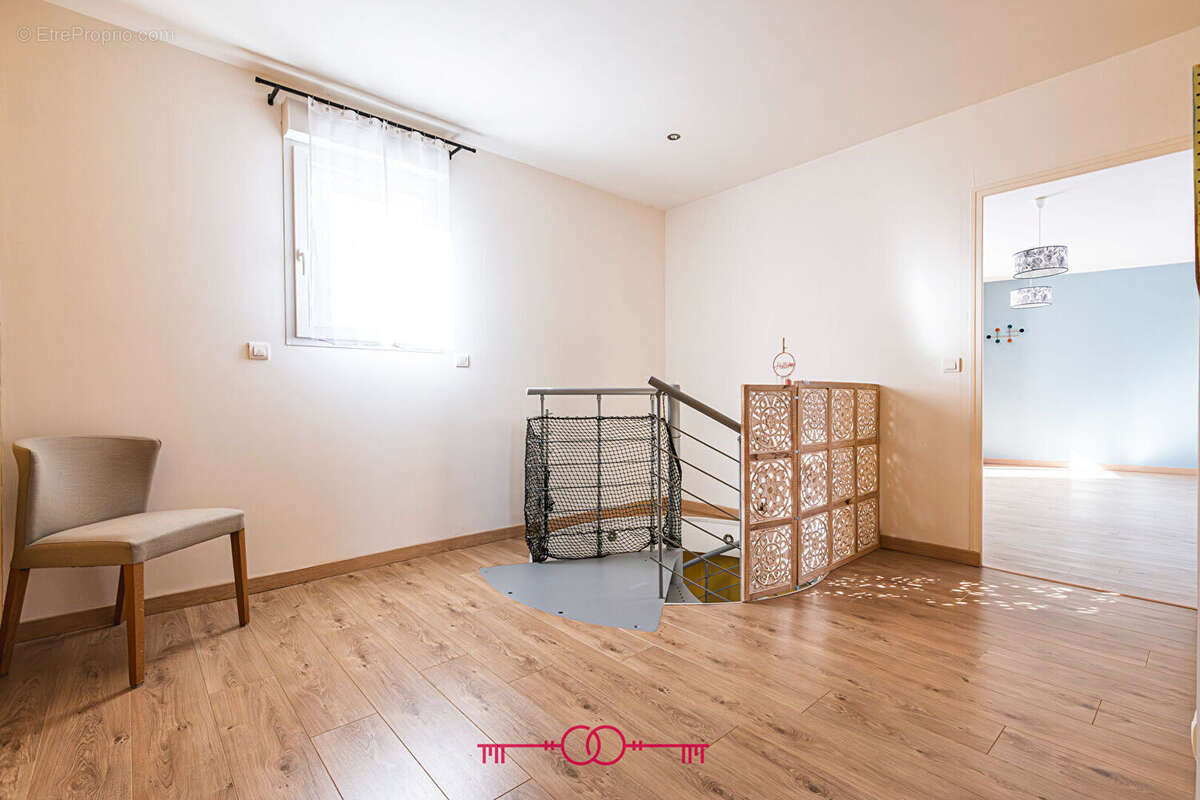 Maison à MAILLY-CHAMPAGNE